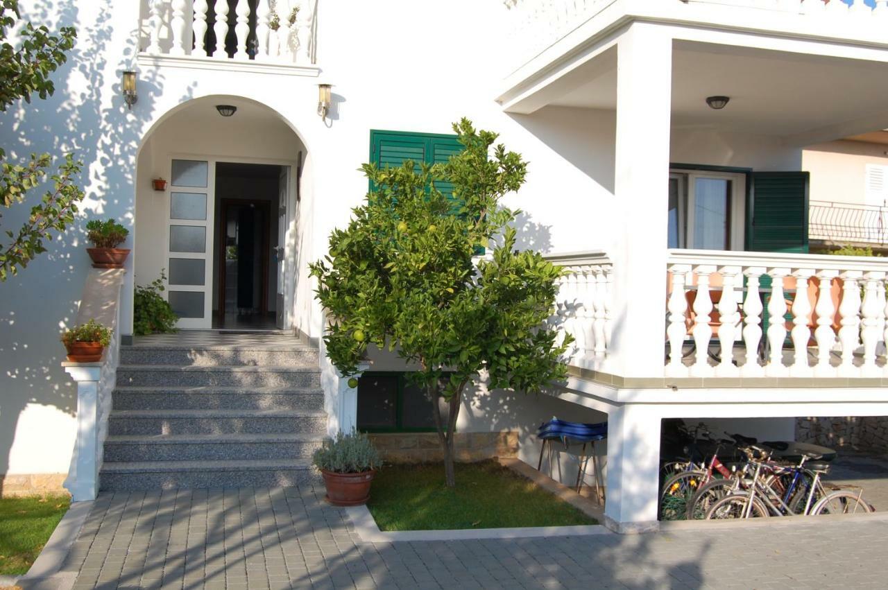 וודיצה Apartmani Vukicevic מראה חיצוני תמונה